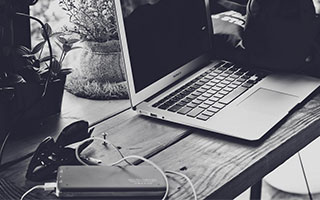 开云体育下载-广东宏远连续夺冠纪录备受关注，广东宏远队总冠军领奖画面