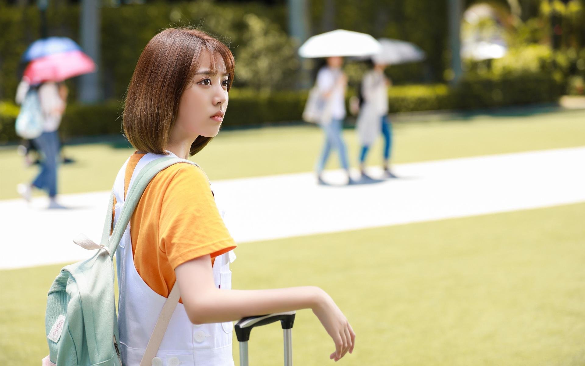 _天空漂浮、地面滑行:创新运动玩法_,天空中漂浮的城市