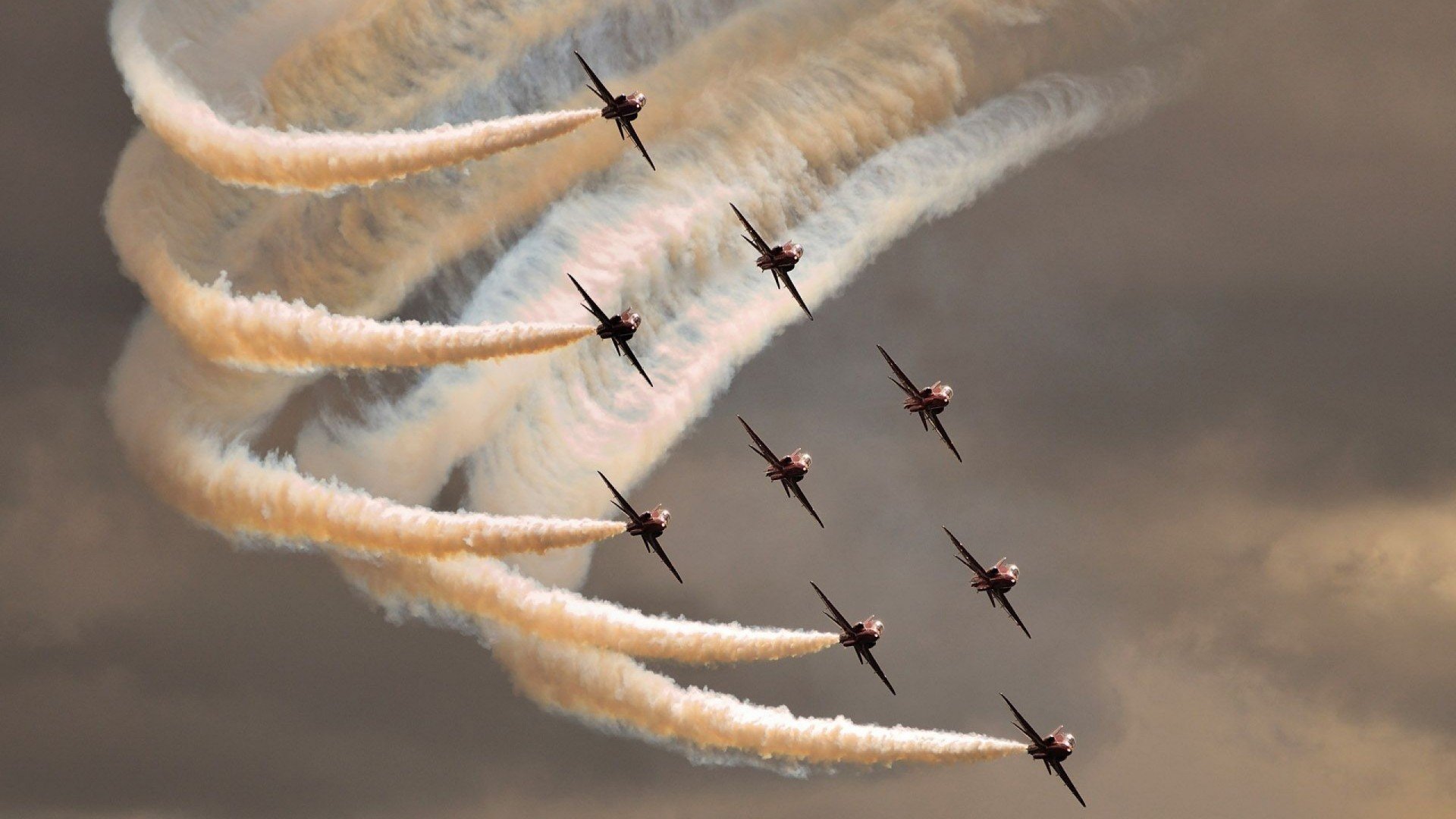 开云官网-球场“王者之战”：顶级豪门的巅峰对决，王者之战什么意思