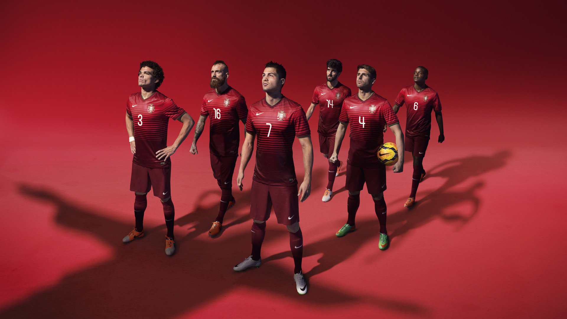 国足新援融入快,球队战斗力增强,国足新阵容