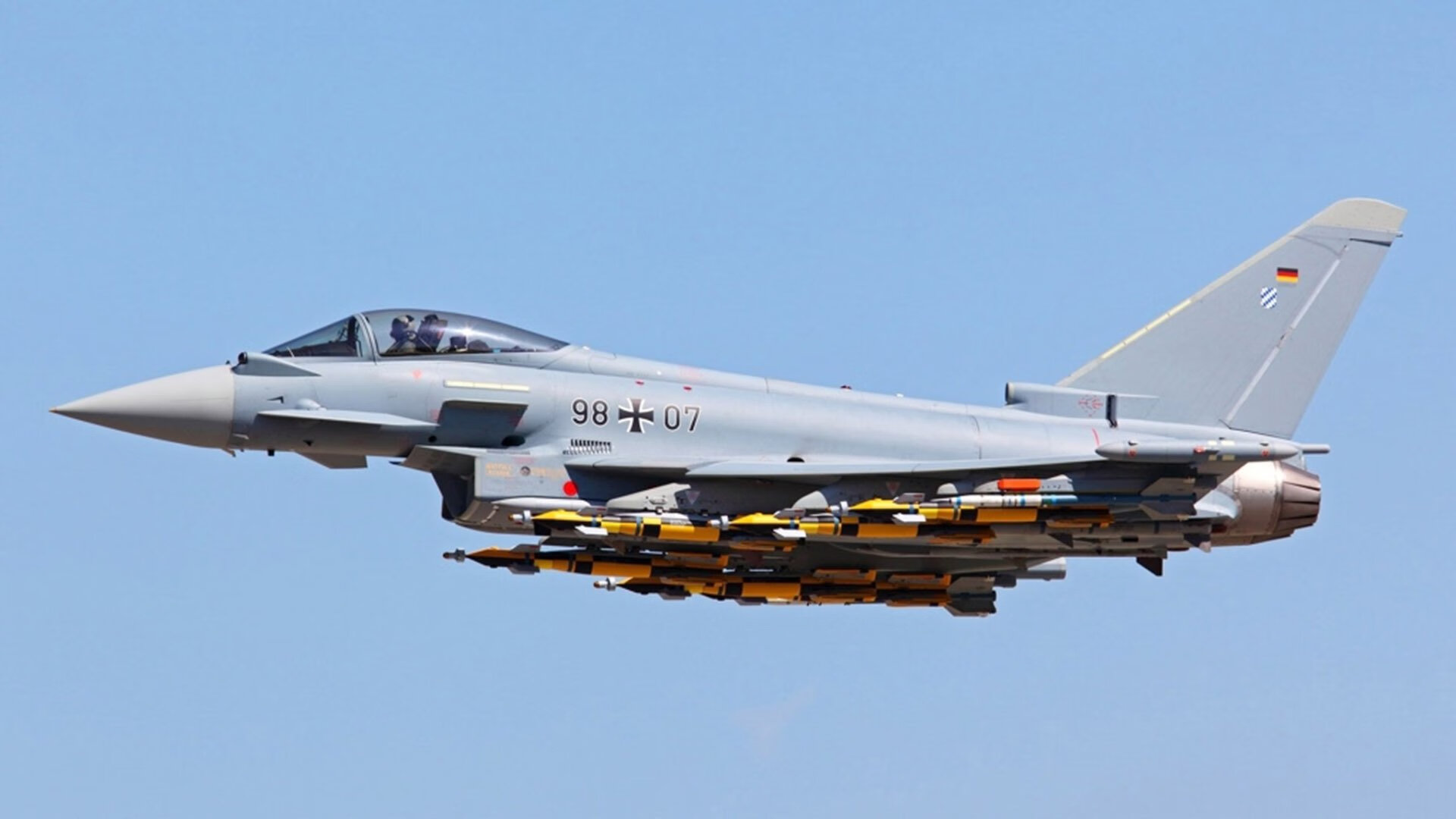 中超联赛中国女足晋级 球员表现备受肯定，中超俱乐部女足组建情况